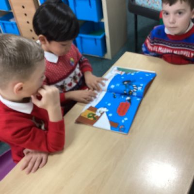 Year 3 visited us to share some Christmas stories🎄🎅🤶